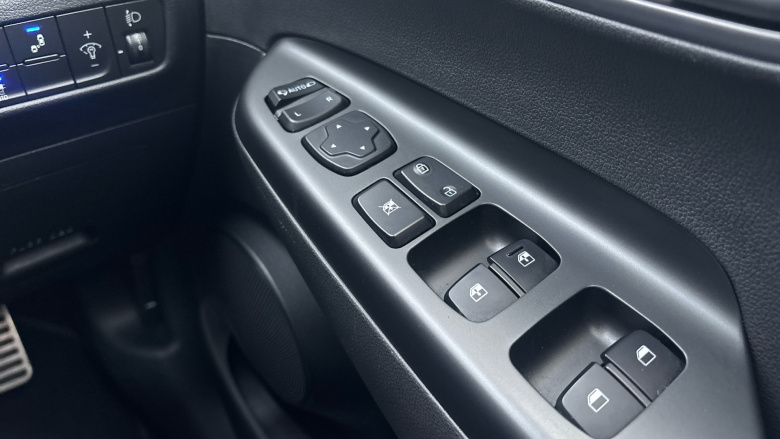 Hyundai Kona 150kW Premium 64kWh 5dr Auto Electric Hatchback